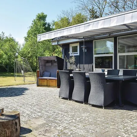 Vakantiehuis Three-bedroom In *